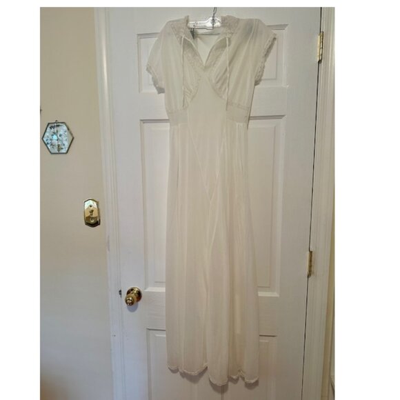Vintage Nightgown Robe Set Chiffon Lace Peignoir Robe Sz 36 & Nightgown Size 32 - Picture 2 of 12